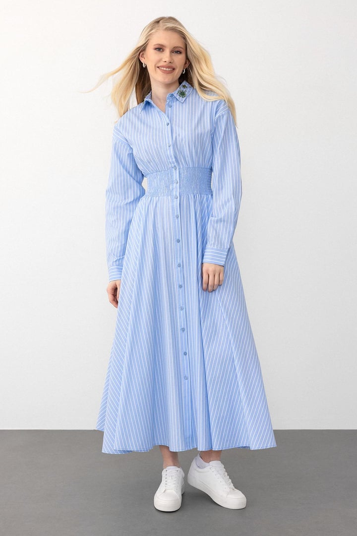 Yakası Taşlı Beli Lastikli Çizgili Poplin Elbise AÇIK MAVİ 9292-E