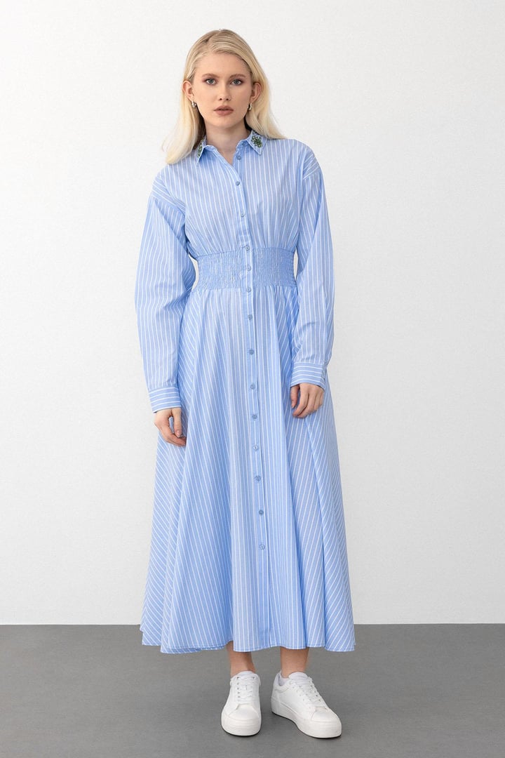 Yakası Taşlı Beli Lastikli Çizgili Poplin Elbise AÇIK MAVİ 9292-E