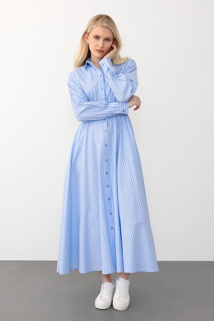 Yakası Taşlı Beli Lastikli Çizgili Poplin Elbise AÇIK MAVİ 9292-E