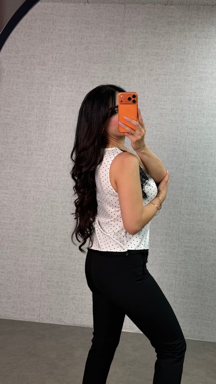 Bely Beyaz Dantel Detaylı Puantiyeli Saten Bluz