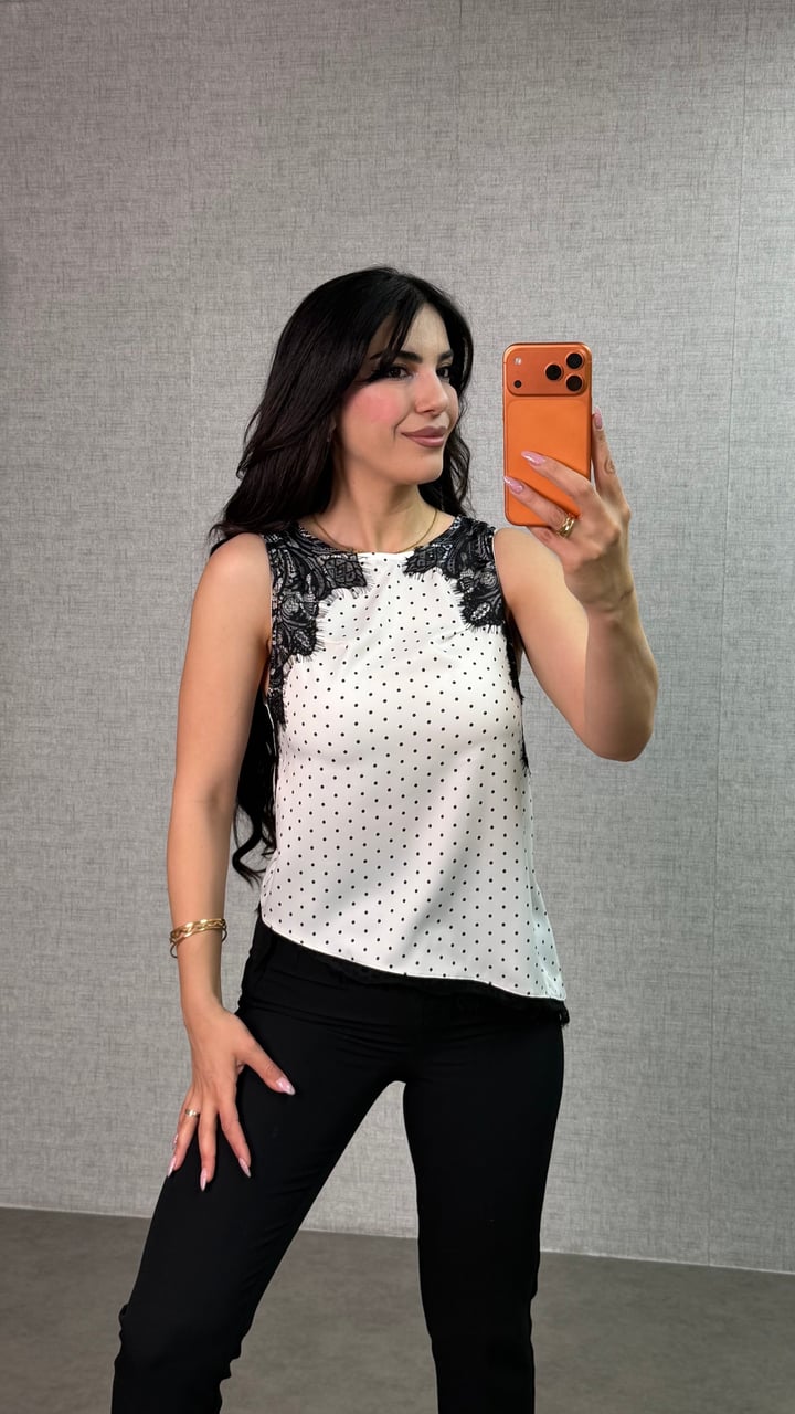 Bely Beyaz Dantel Detaylı Puantiyeli Saten Bluz