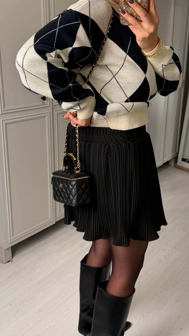 Botros Siyah Pliseli Şort Etek