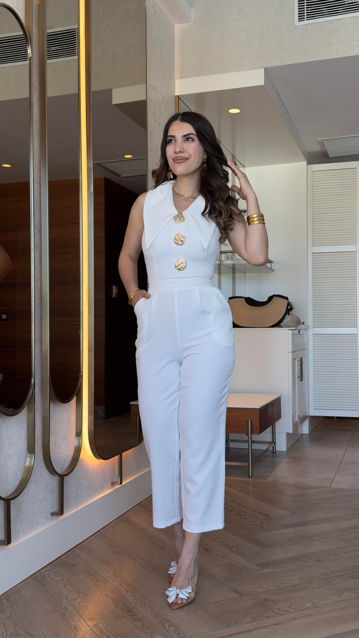 Cesika Beyaz Geniş Yakalı Gold Düğmeli Tulum