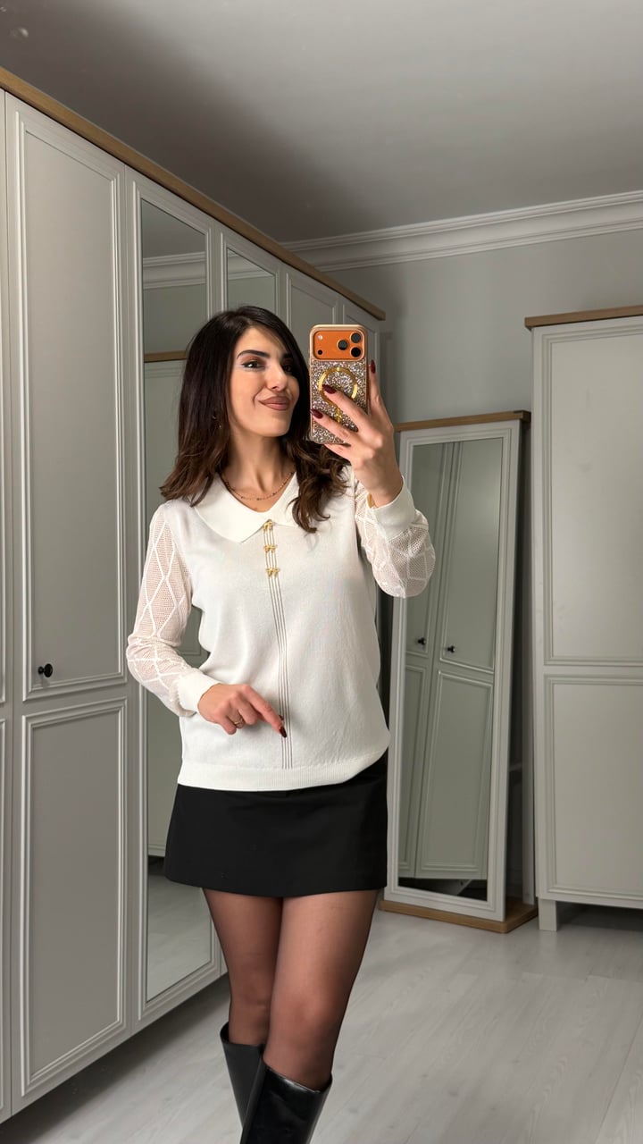 Daria Beyaz Yakalı Kol Detaylı Bluz
