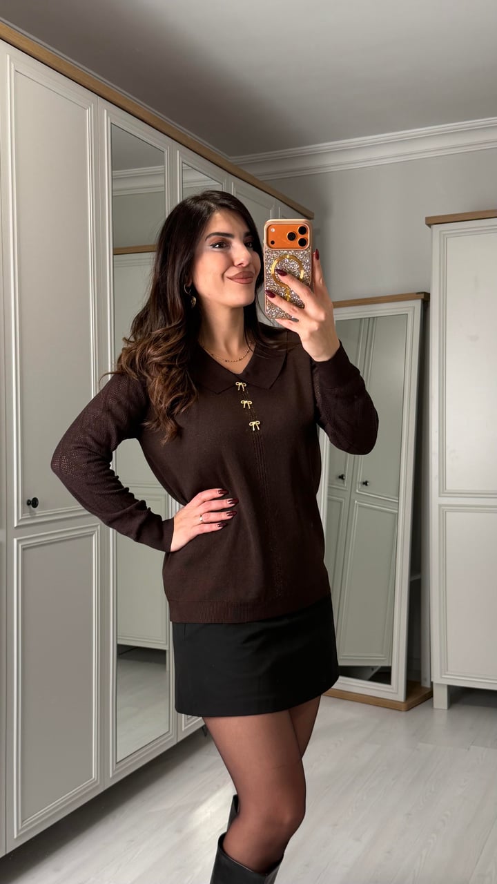 Daria Kahverengi Yakalı Kol Detaylı Bluz