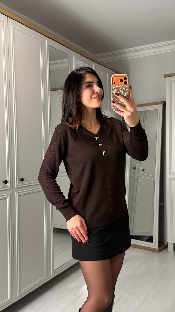 Daria Kahverengi Yakalı Kol Detaylı Bluz