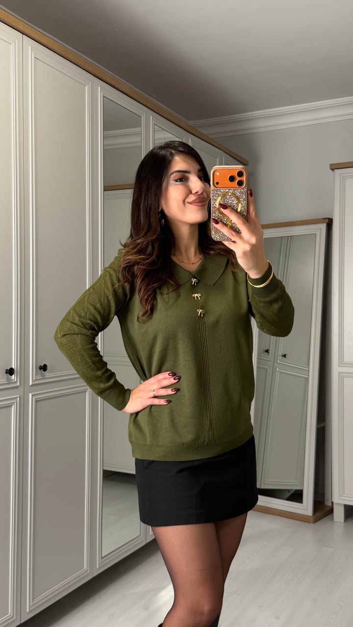 Daria Yeşil Yakalı Kol Detaylı Bluz