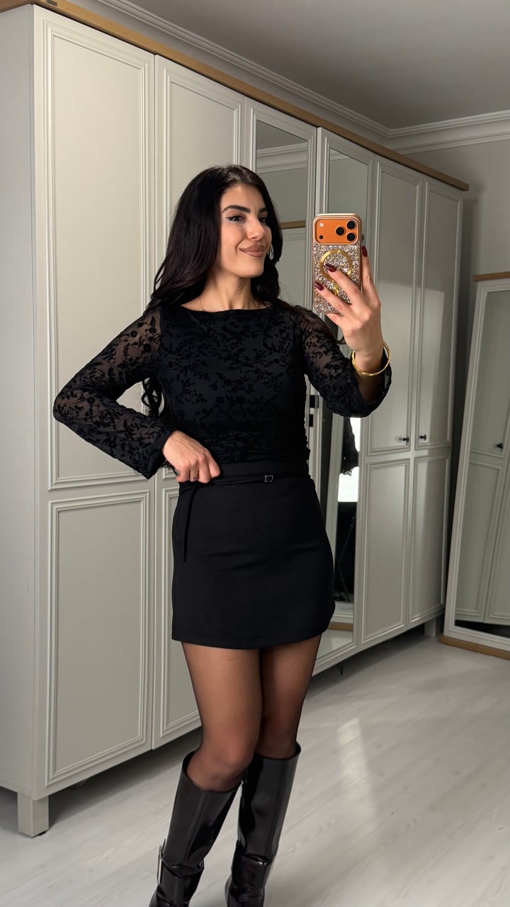 Dorin Siyah Dantel Desenli Astarlı Bluz