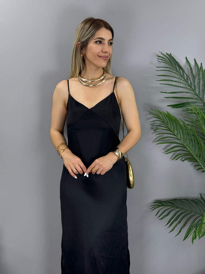 Dres Siyah İp Askılı Saten Elbise