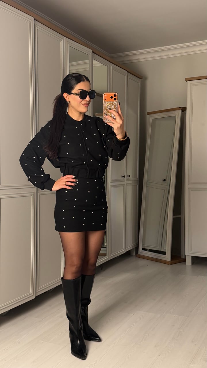 Goss Siyah Taşlı Etekli Takım