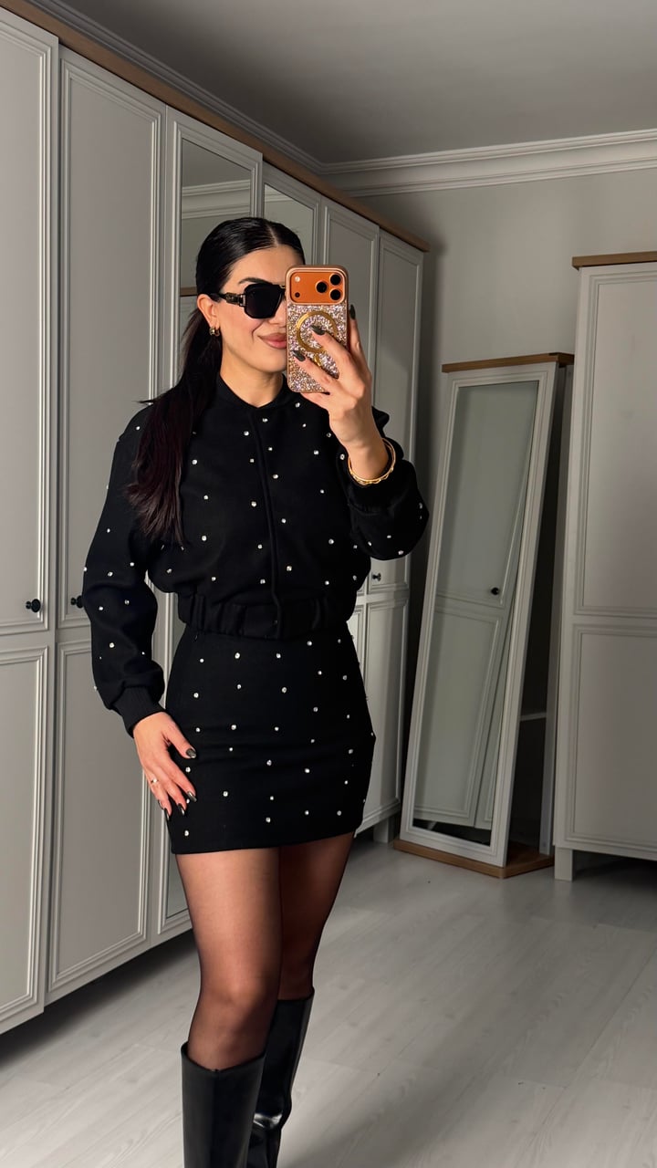 Goss Siyah Taşlı Etekli Takım