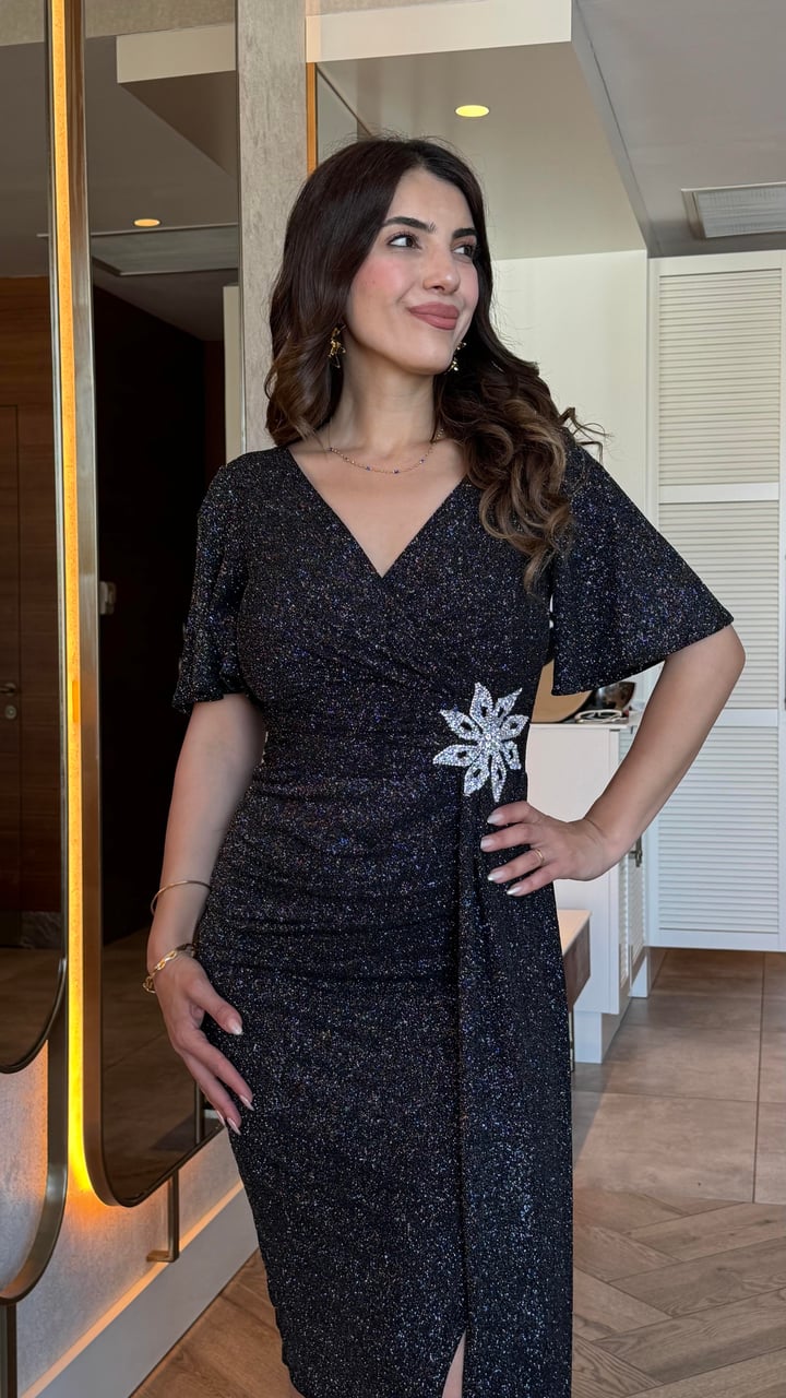 Isabella Siyah Beli Çiçek Motif Taşlı Elbise
