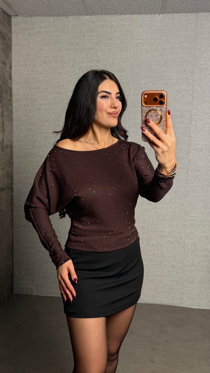 Karina Kahverengi Taşlı Kayık Yaka Bluz