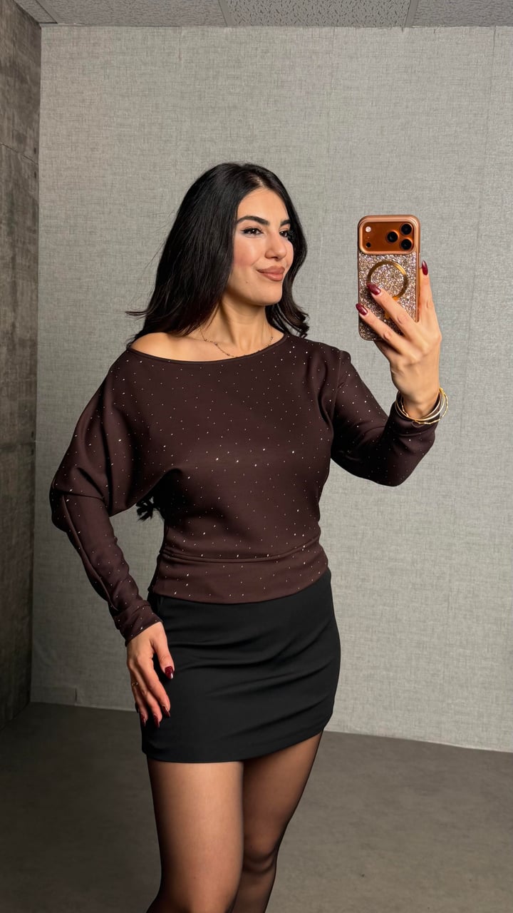 Karina Kahverengi Taşlı Kayık Yaka Bluz