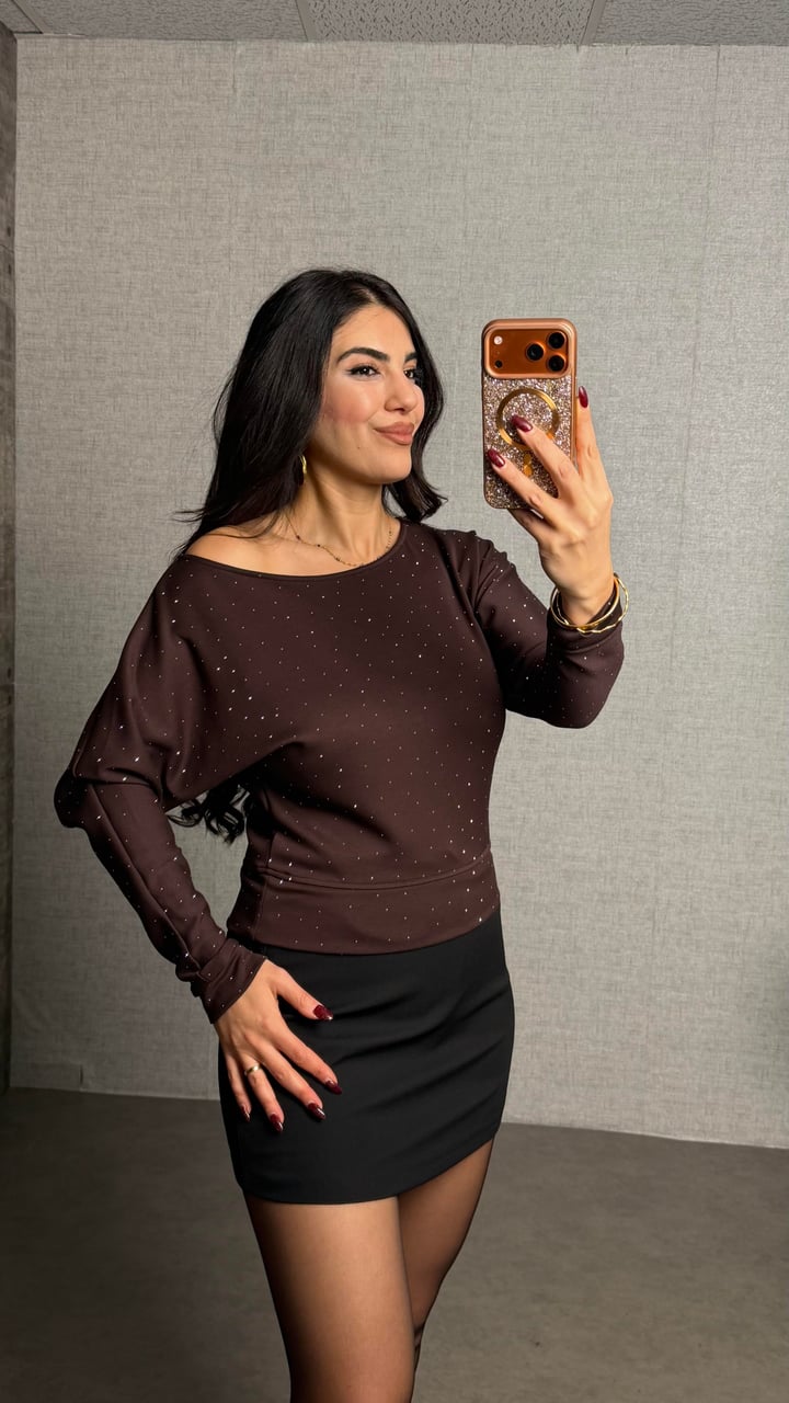 Karina Kahverengi Taşlı Kayık Yaka Bluz