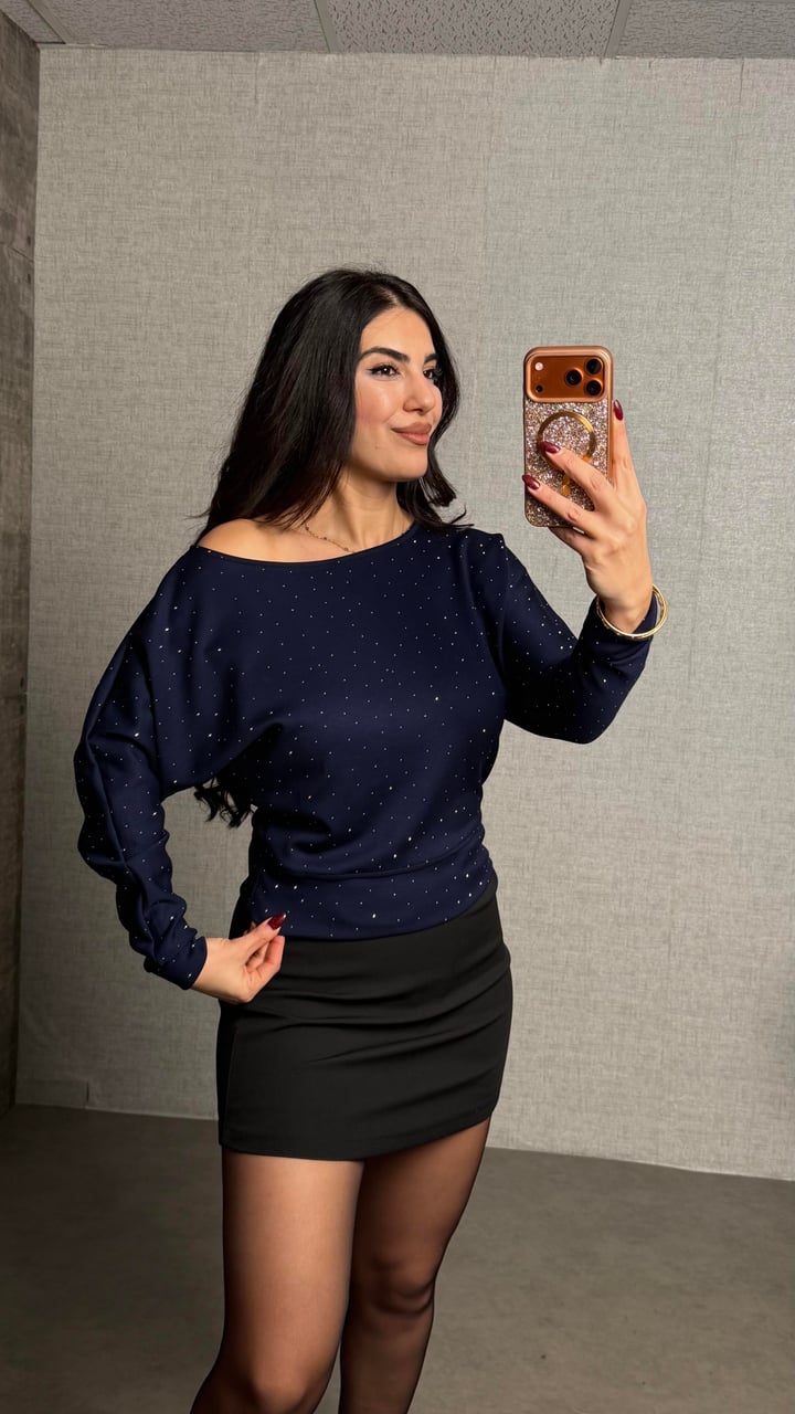 Karina Lacivert Taşlı Kayık Yaka Bluz