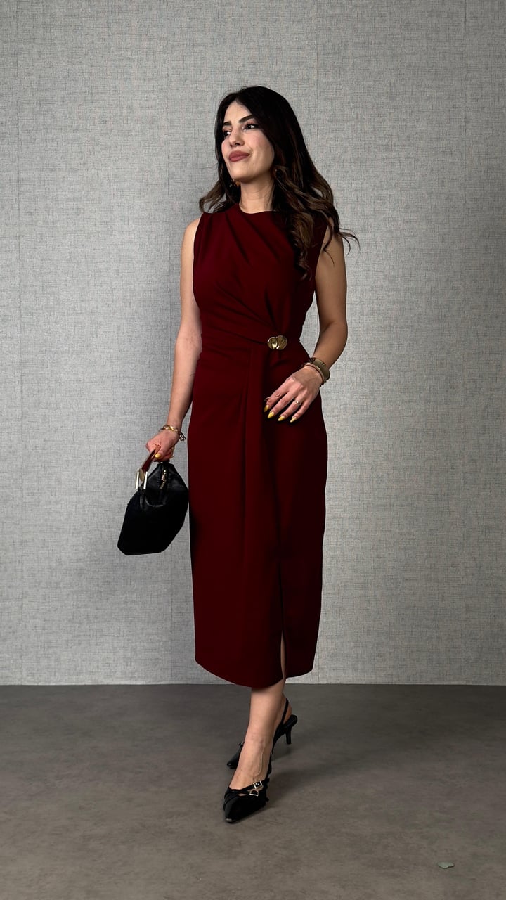 Lady Bordo Broş Detaylı Midi Boy Elbise