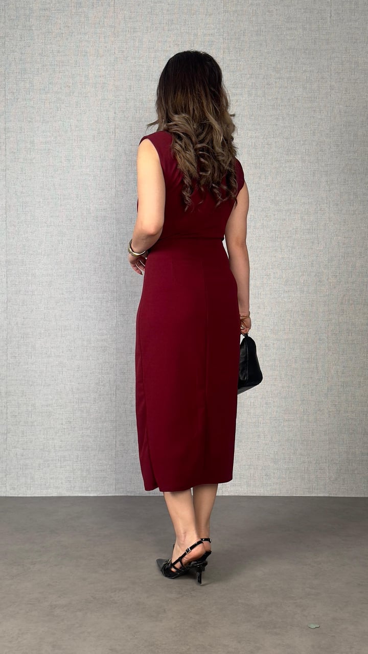 Lady Bordo Broş Detaylı Midi Boy Elbise
