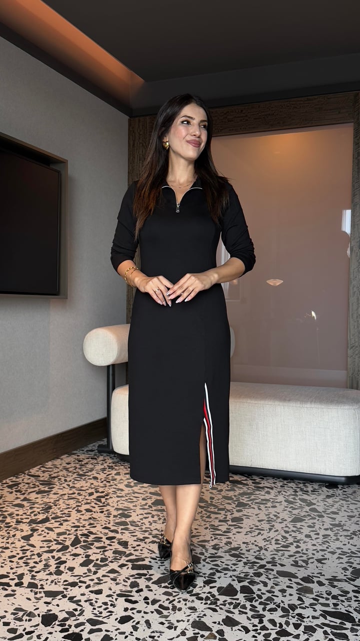 Lami Siyah Polo Yaka Yırtmaç Ribanalı Model Elbise