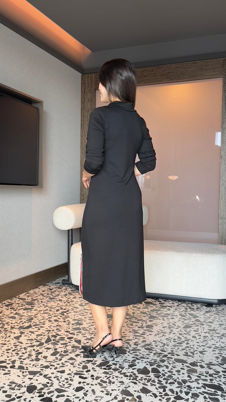 Lami Siyah Polo Yaka Yırtmaç Ribanalı Model Elbise