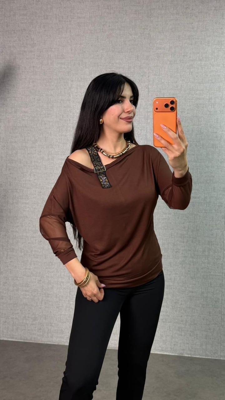 Lela Kahverengi Omzu Taş İşlemeli Tasarım Bluz