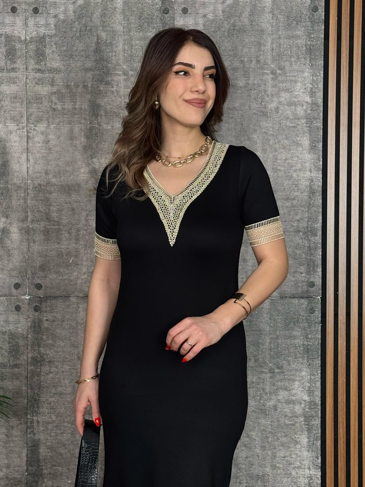 Levn Siyah Yaka Dantel Detaylı Elbise 