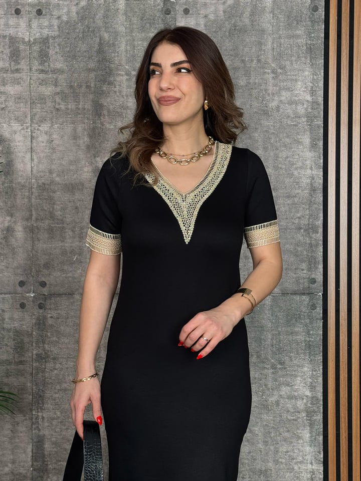 Levn Siyah Yaka Dantel Detaylı Elbise 