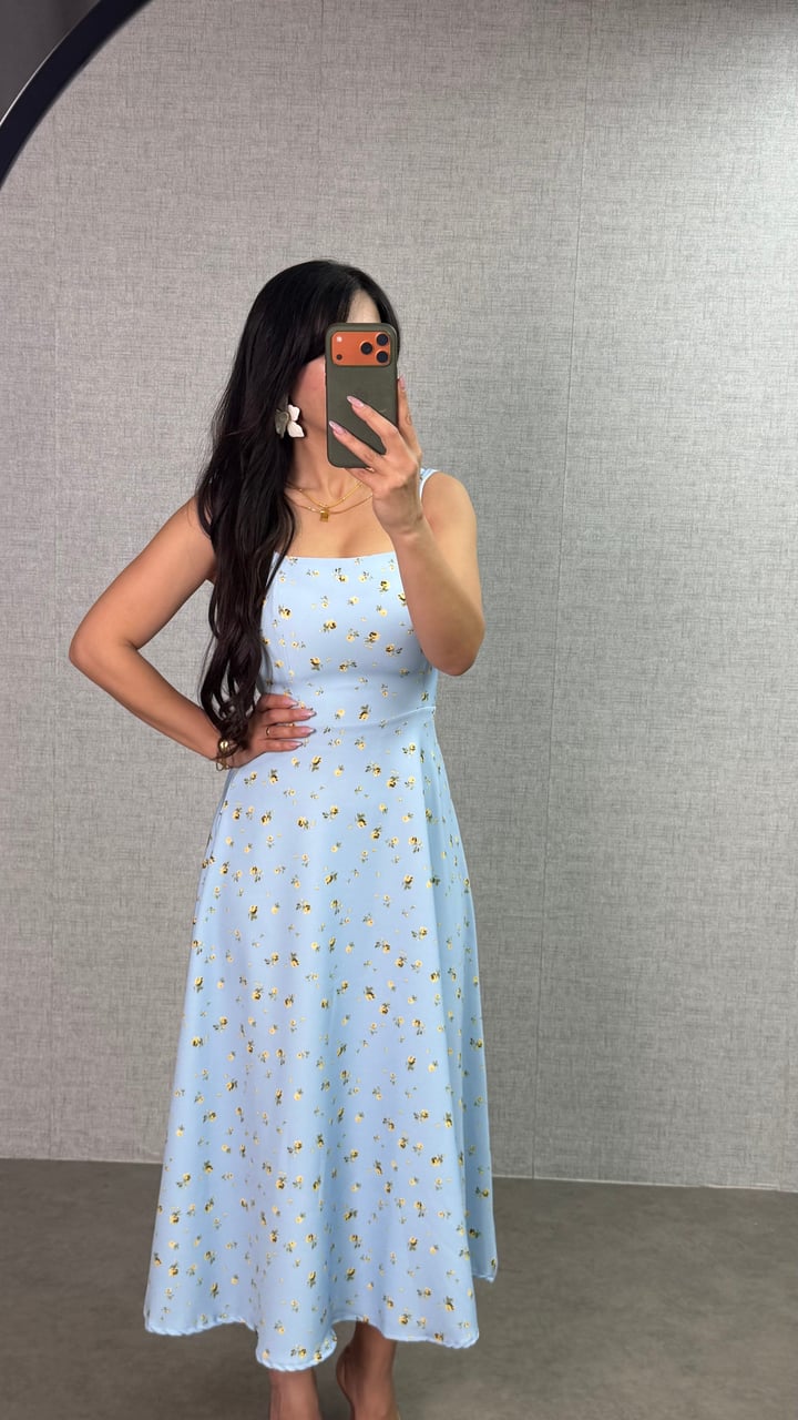 Licy Mavi Çiçek Desenli Askılı Midi Elbise