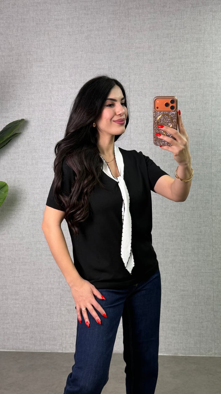 Lisa Siyah Yakalı Kısa Kollu Bluz