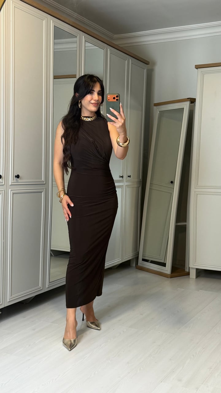 Lizy Kahverengi Yırtmaçlı Sandy Elbise