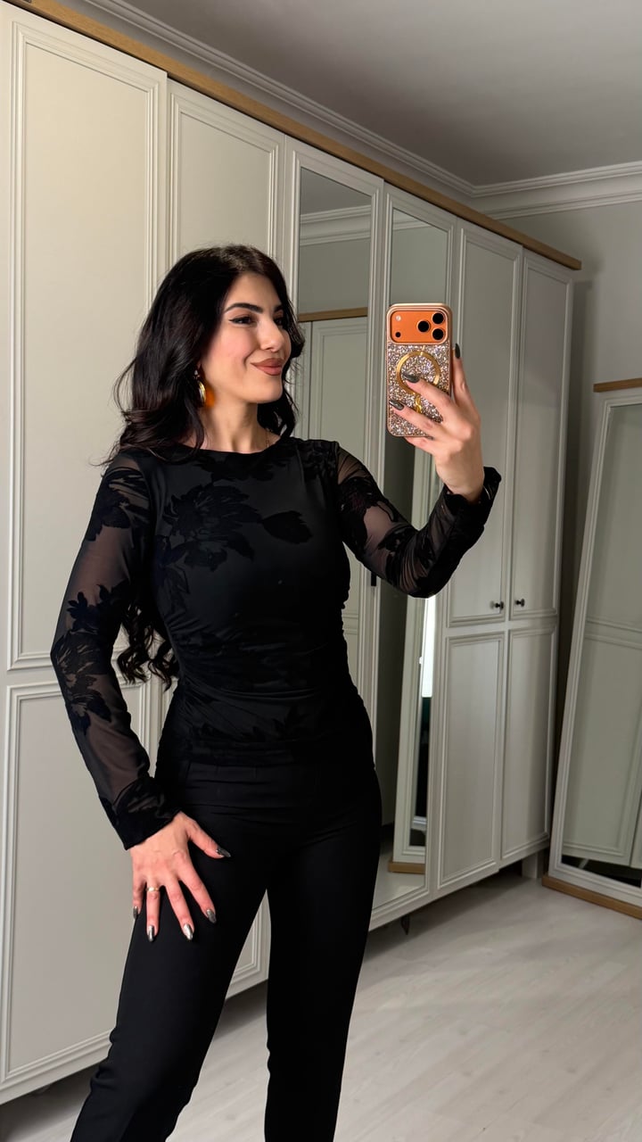 Lora Siyah Flok Tül Astarlı Bluz