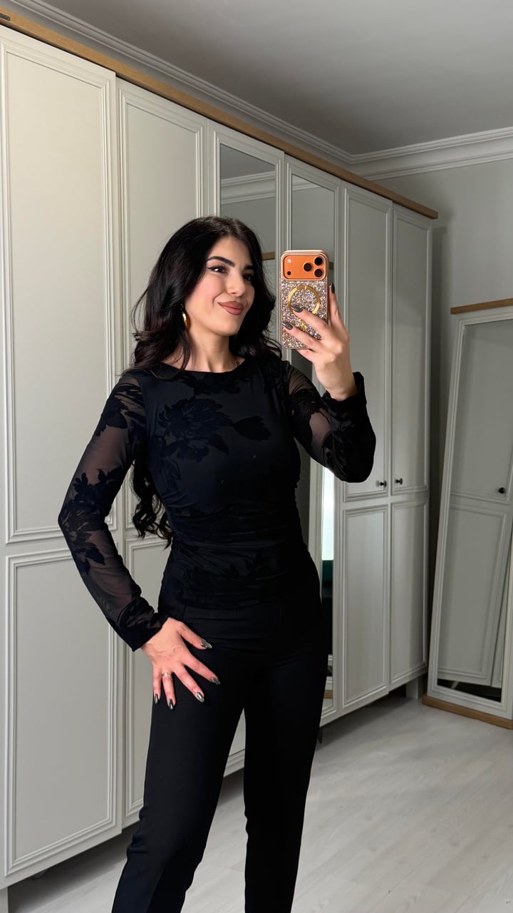 Lora Siyah Flok Tül Astarlı Bluz