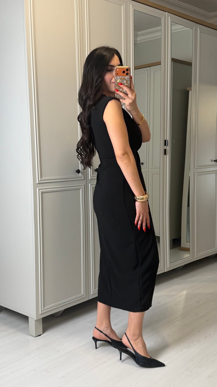 Lorena Siyah V Yaka Örme Crep Elbise