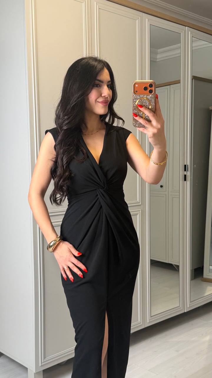 Lorena Siyah V Yaka Örme Crep Elbise