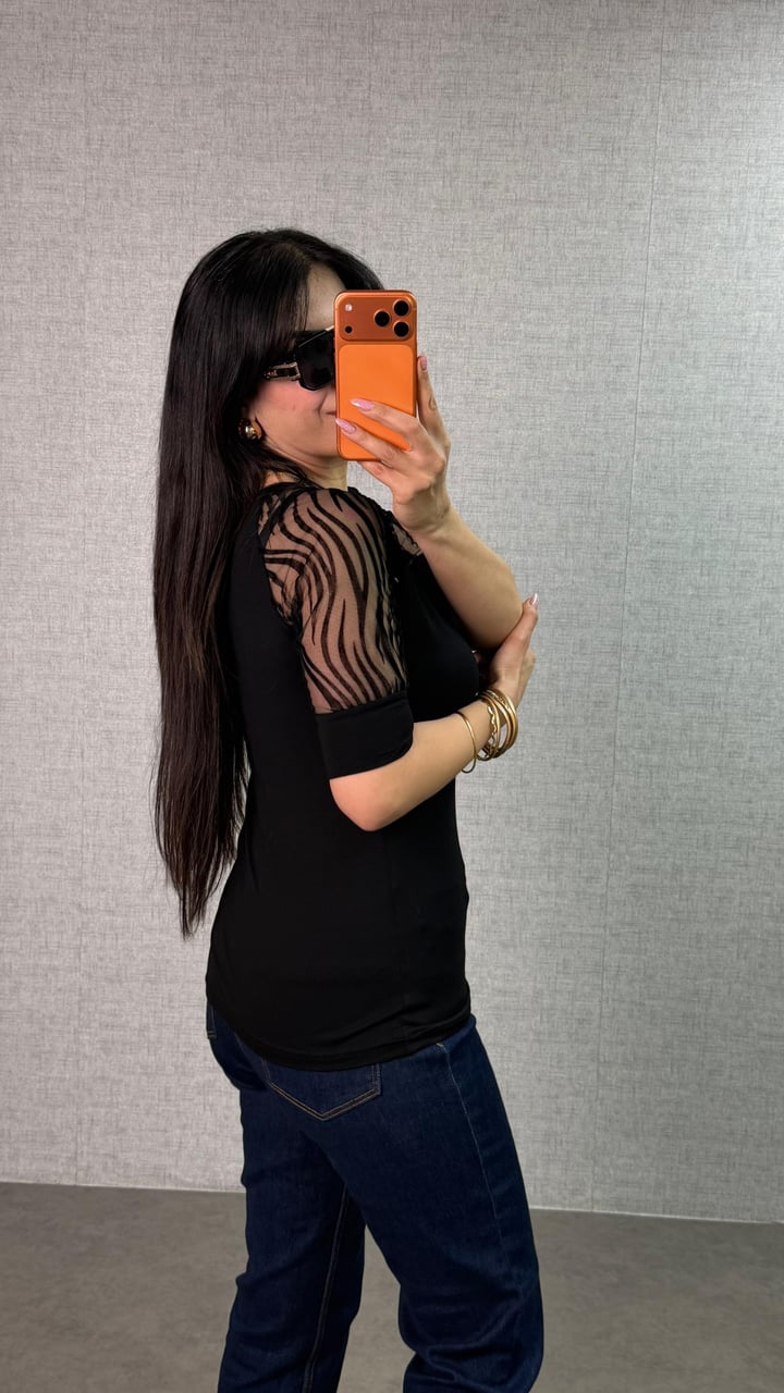 Meloni Siyah Zebra Kol Dantelli Kısa Kol Bluz