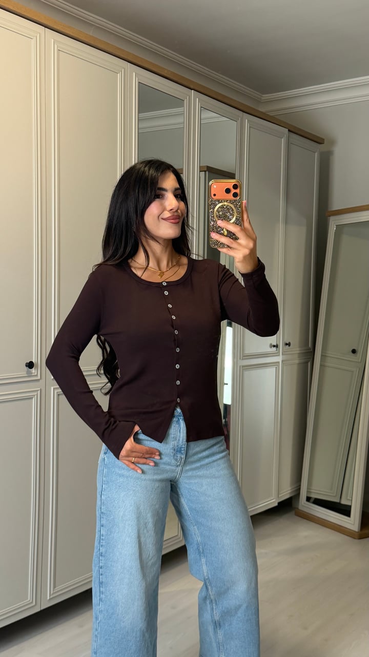 Mily Kahverengi Düğmeli Yumoş Hırka