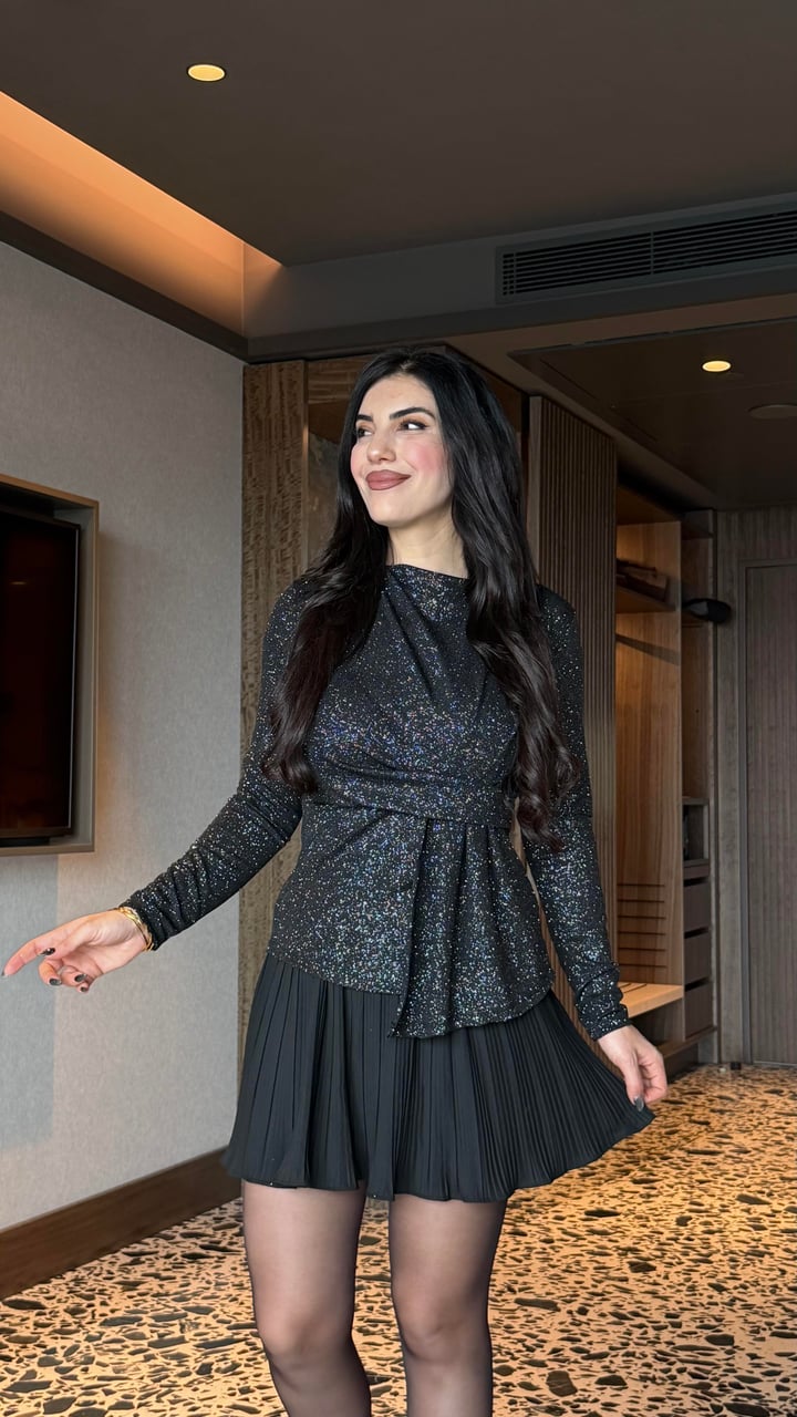 Misse Gümüş Simli Drapeli Şık Tasarım Bluz