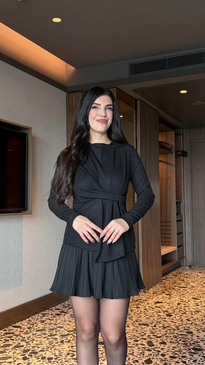Misse Siyah Simli Drapeli Şık Tasarım Bluz