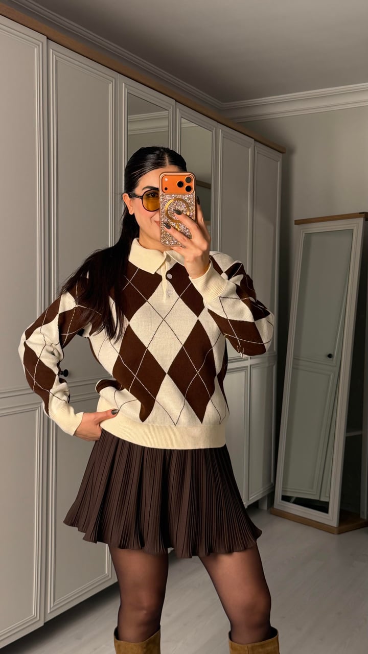 Olena Kahverengi Ekru Baklava Desen Triko Kazak
