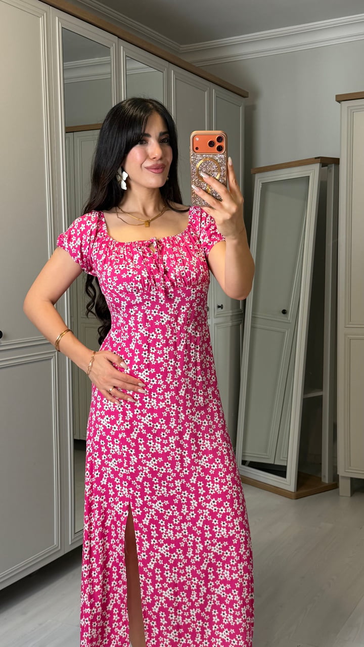 Peon Pembe Çiçek Desenli Yırtmaçlı Elbise