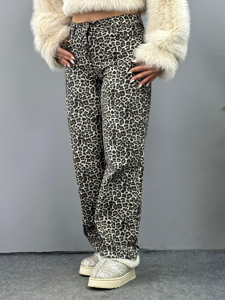 Regina Gabardin Leopar Jean