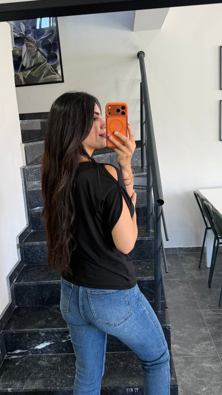 Rias Siyah Omuz Dekolteli Basic Bluz