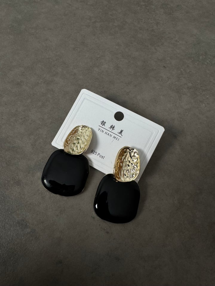Siyah Gold Kare Küpe