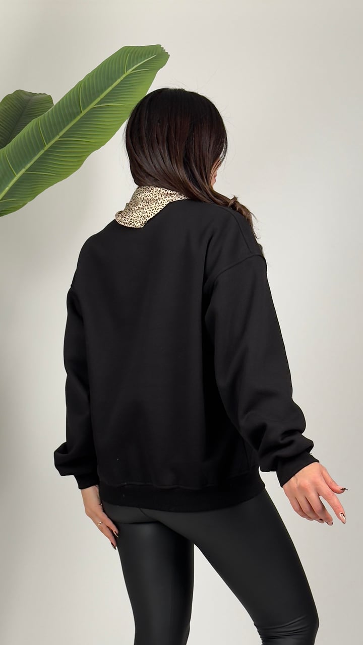 Sofia Siyah Leopar Baskılı Fularlı Sweatshirt