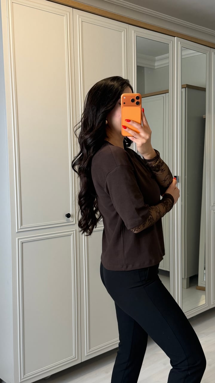 Sola Kahverengi Kolları Dantelli Marka Model Bluz