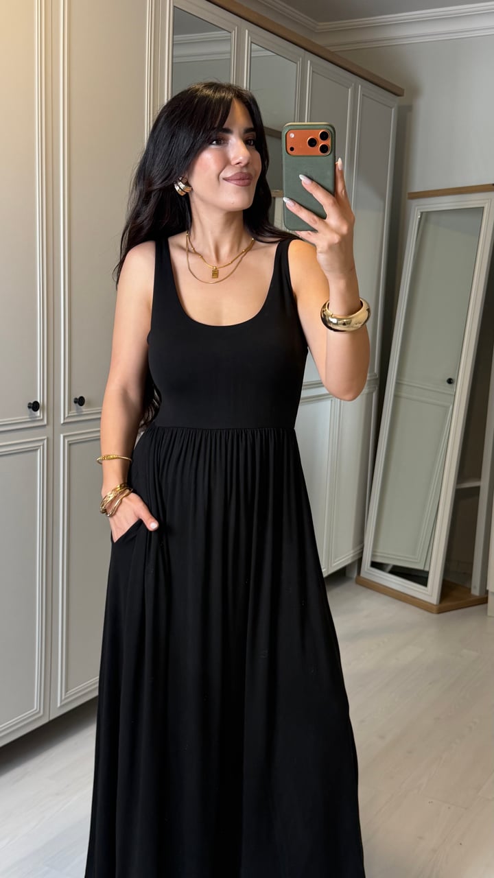 Soly Siyah Viskon Büzgülü Maxi Elbise