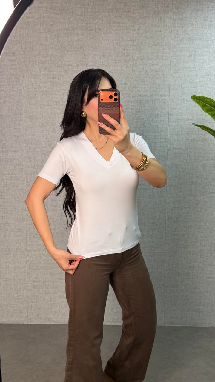 Somis Beyaz V Yaka Basic Bluz