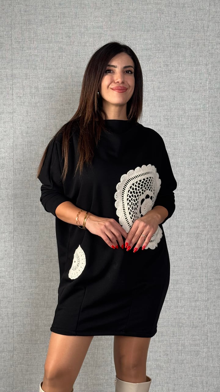 Teresa Siyah Dantel İşlemeli Salaş Elbise