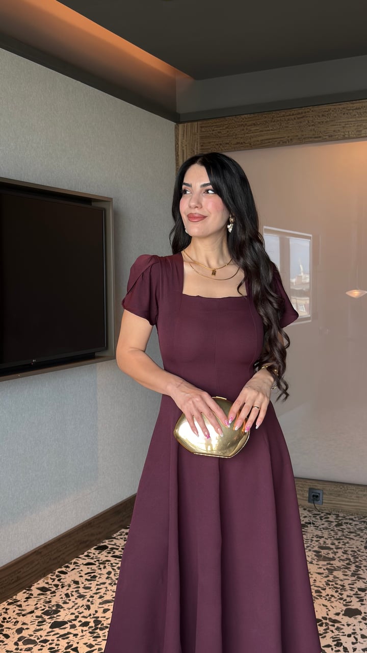 Vals Mürdüm Kare Yaka Kolları Pileli Elbise
