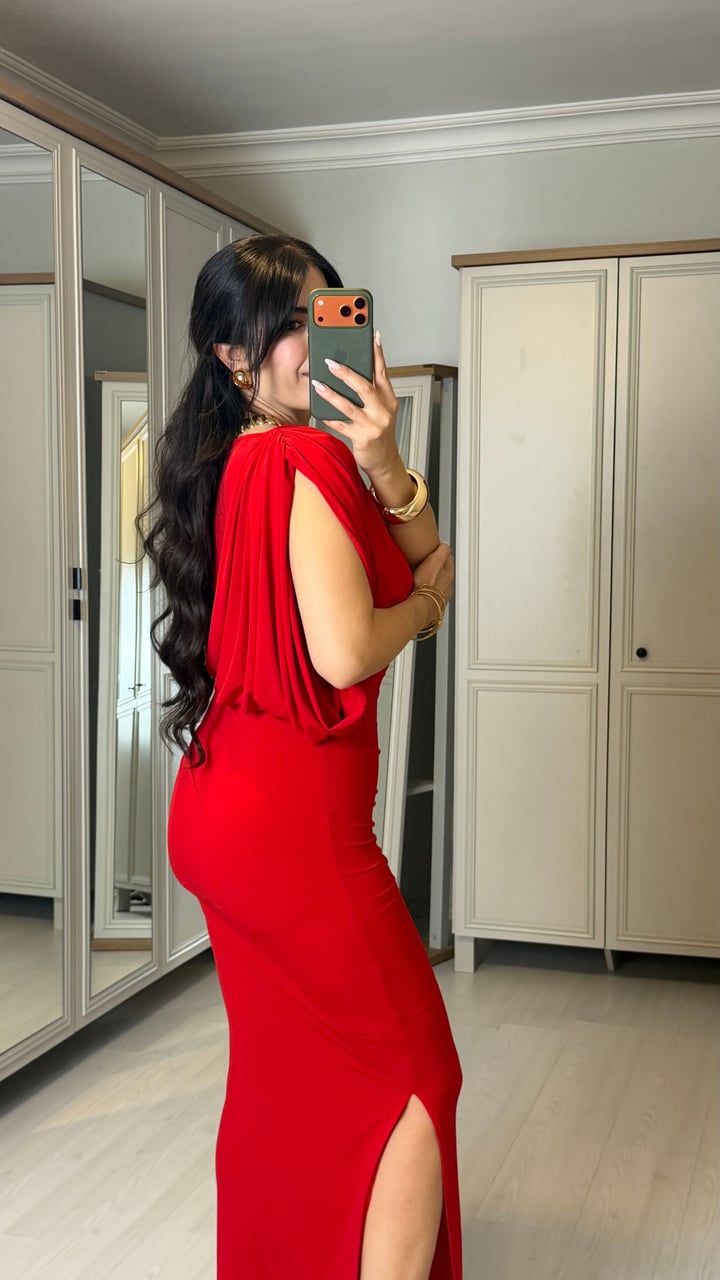 Vesy Kırmızı Aksesuarlı Sandy Elbise